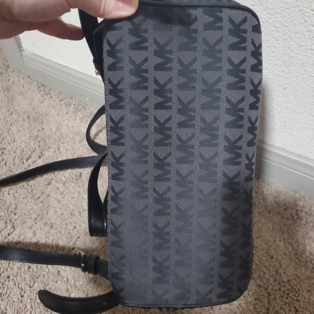 Michael Kors Rhea Zip black mini backpack - Picture 6 of 10